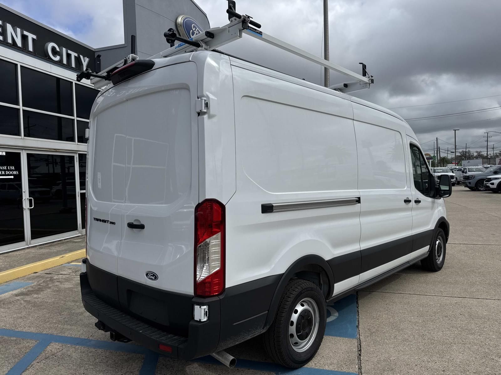 New 2026 Ford Transit 250 Medium Roof Empty Cargo Van - photo 4