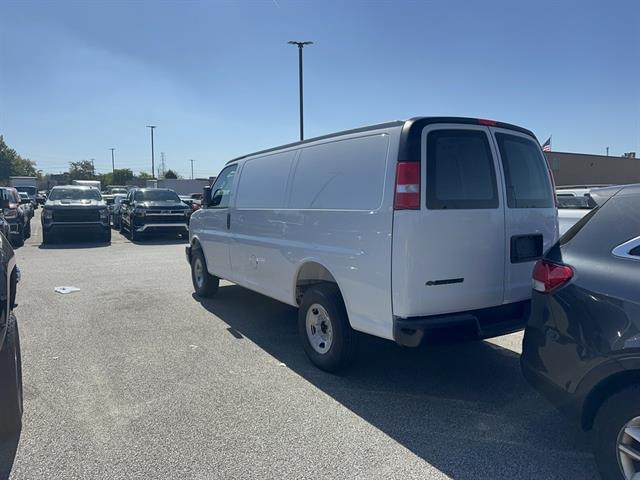 New 2025 Chevrolet Express 2500 Empty Cargo Van - photo 4