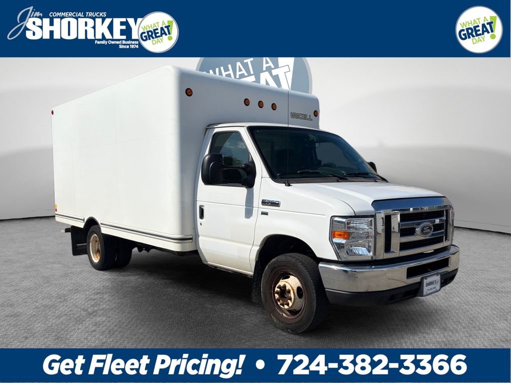 Used 2016 Ford E-350 - photo 1