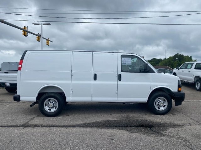 New 2025 Chevrolet Express 3500 - photo 2