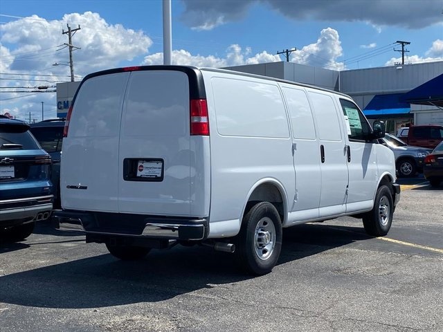 New 2025 Chevrolet Express 2500 Empty Cargo Van - photo 4