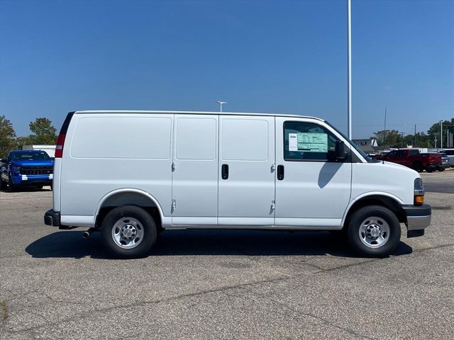 New 2025 Chevrolet Express 2500 - photo 2