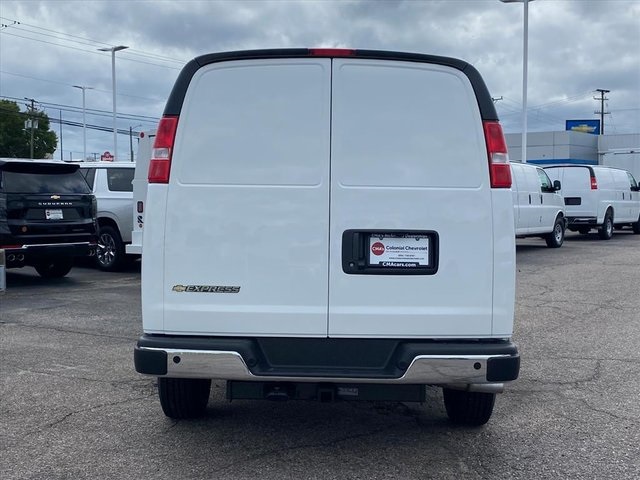 New 2025 Chevrolet Express 2500 Empty Cargo Van - photo 5