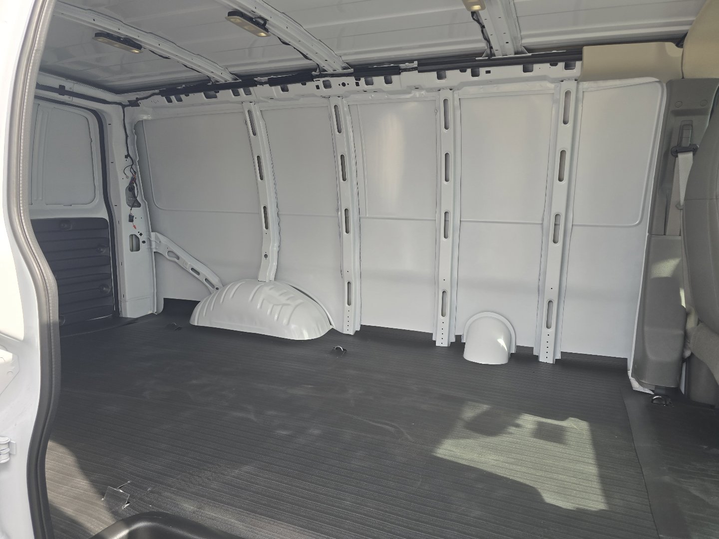 New 2026 Chevrolet Express 2500 Empty Cargo Van - photo 13