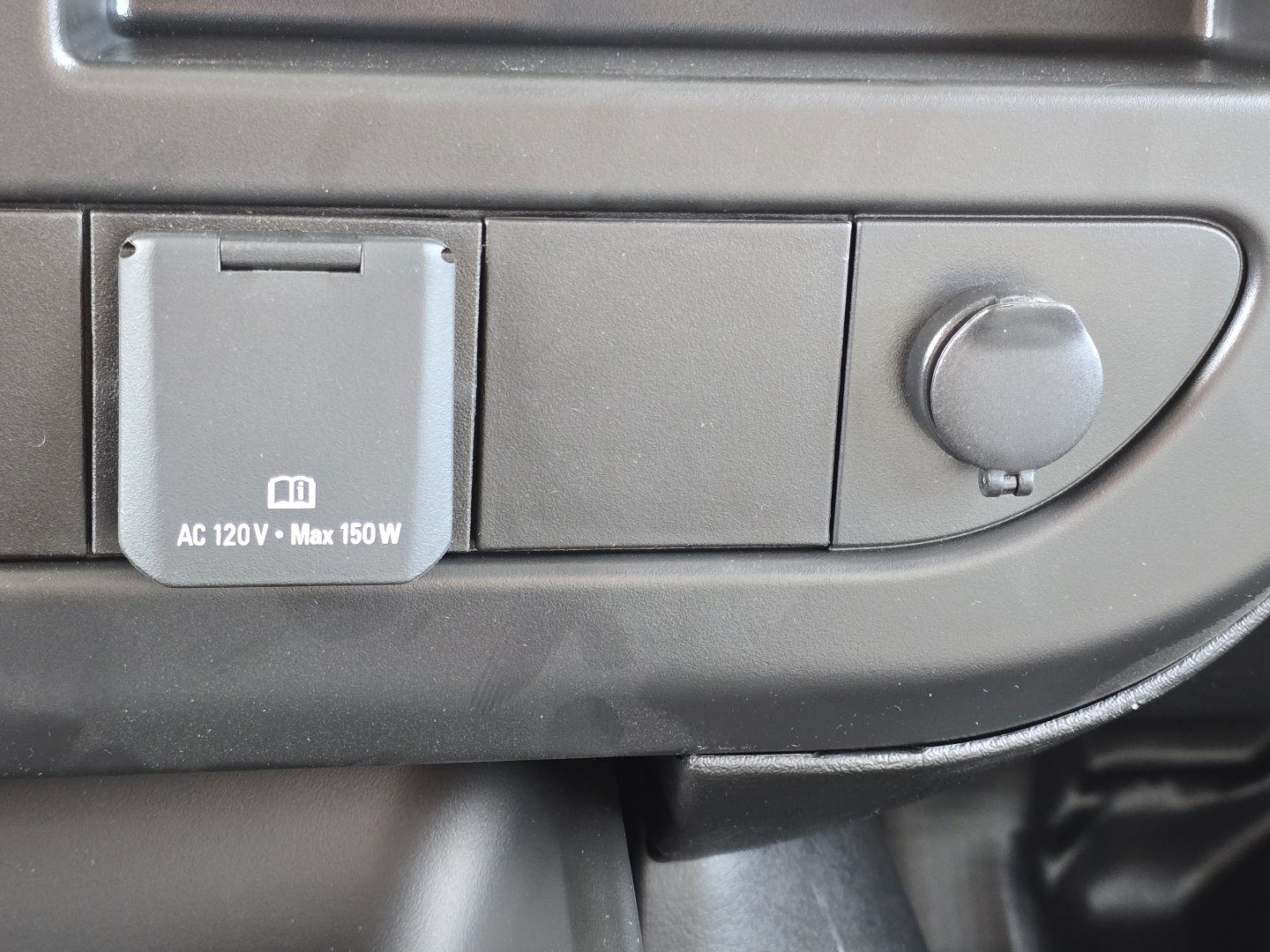 New 2026 Chevrolet Express 2500 Empty Cargo Van - photo 4