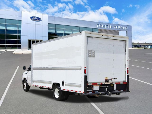 Used 2018 Ford E-350 - photo 2
