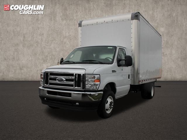 New 2025 Ford E-350 Cutaway - photo 3