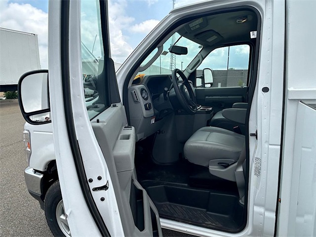 New 2026 Ford E-350 Cutaway - photo 12