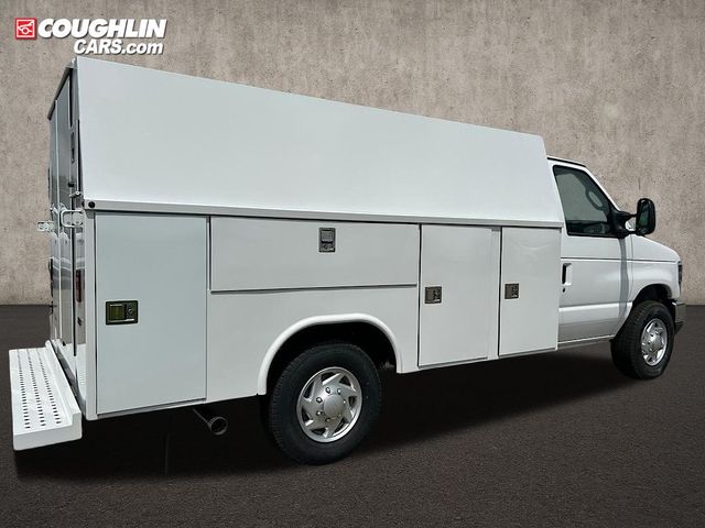 New 2026 Ford E-350 Cutaway - photo 6