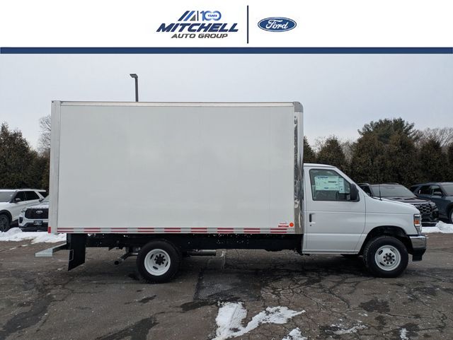 New 1996 Ford E-450 - photo 2