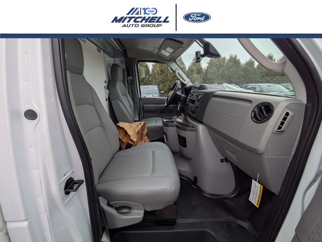 New 1996 Ford E-450 Cutaway - photo 26