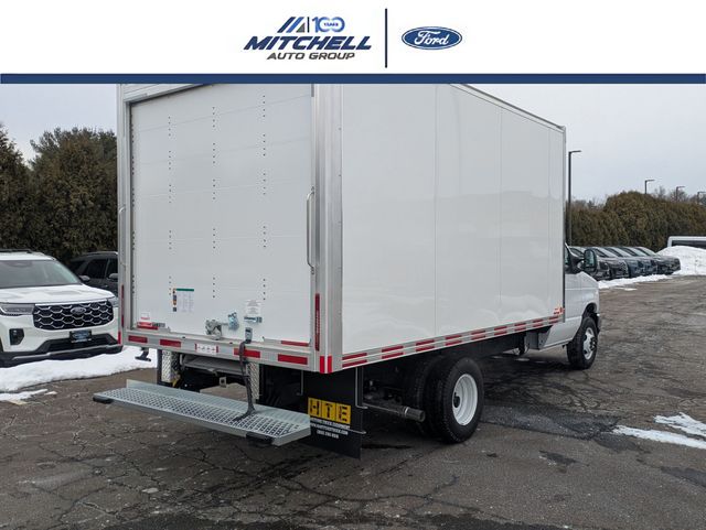 New 1996 Ford E-450 Cutaway - photo 3