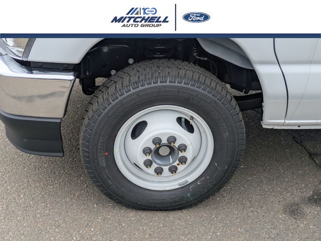 New 1996 Ford E-450 Cutaway - photo 10