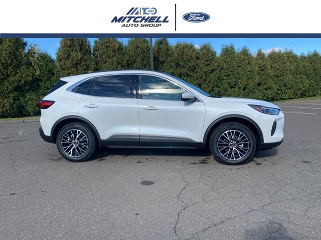 New 2025 Ford Escape - photo 2
