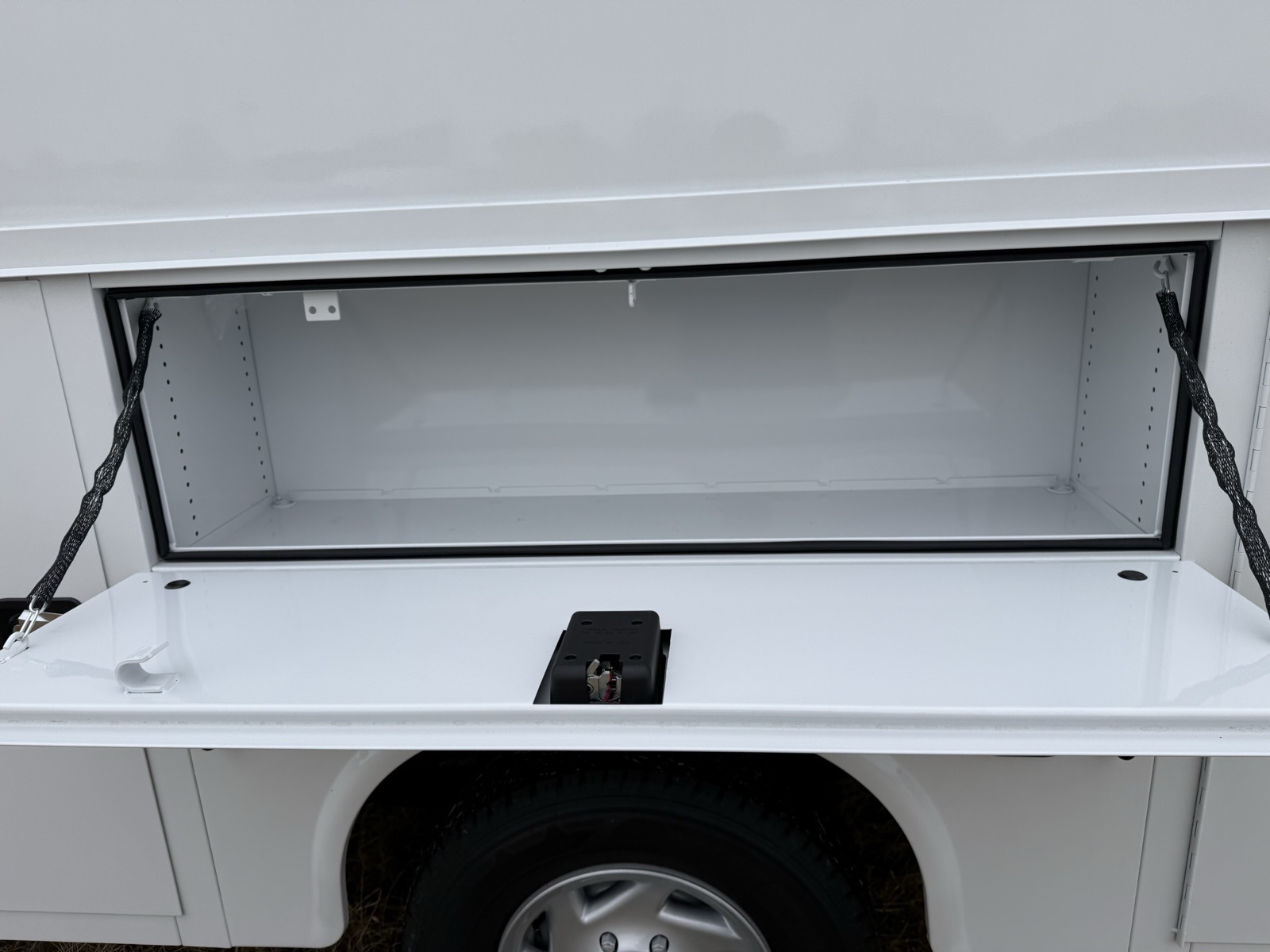 New 2026 Ford E-350 Cutaway - photo 9