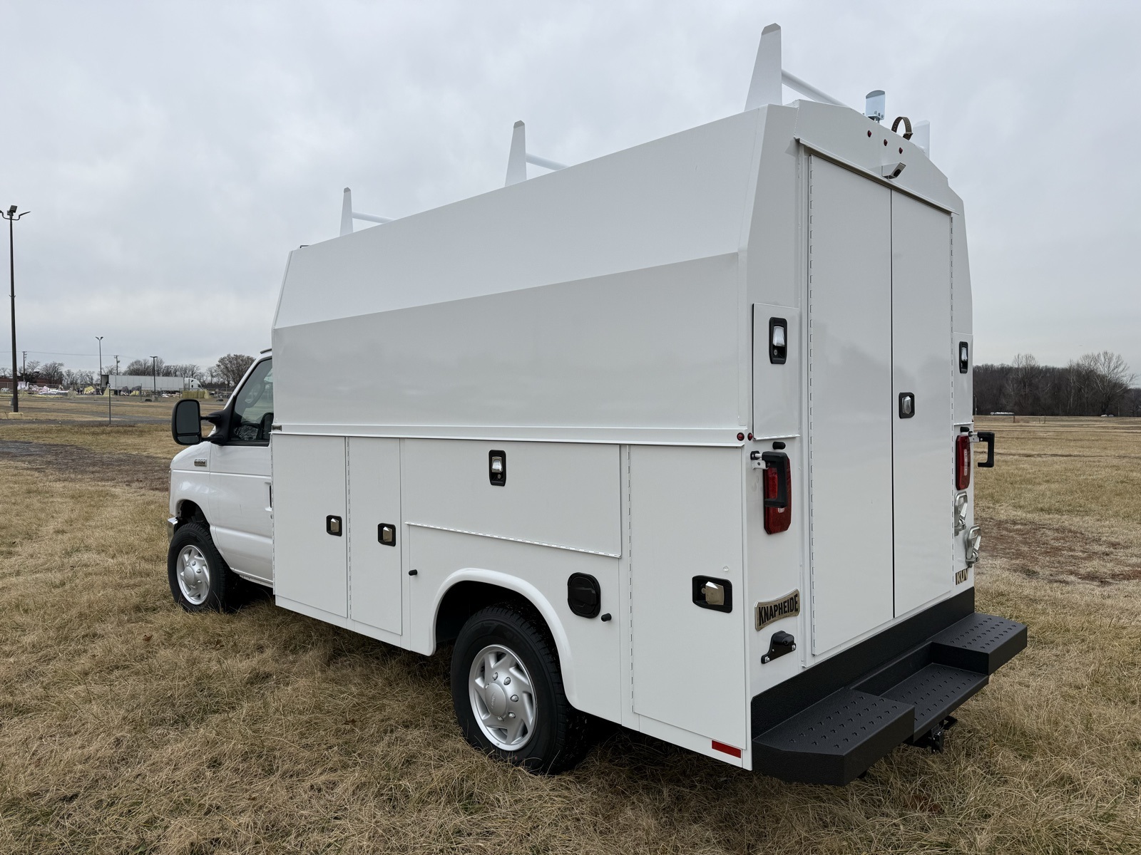 New 2026 Ford E-350 Cutaway - photo 3