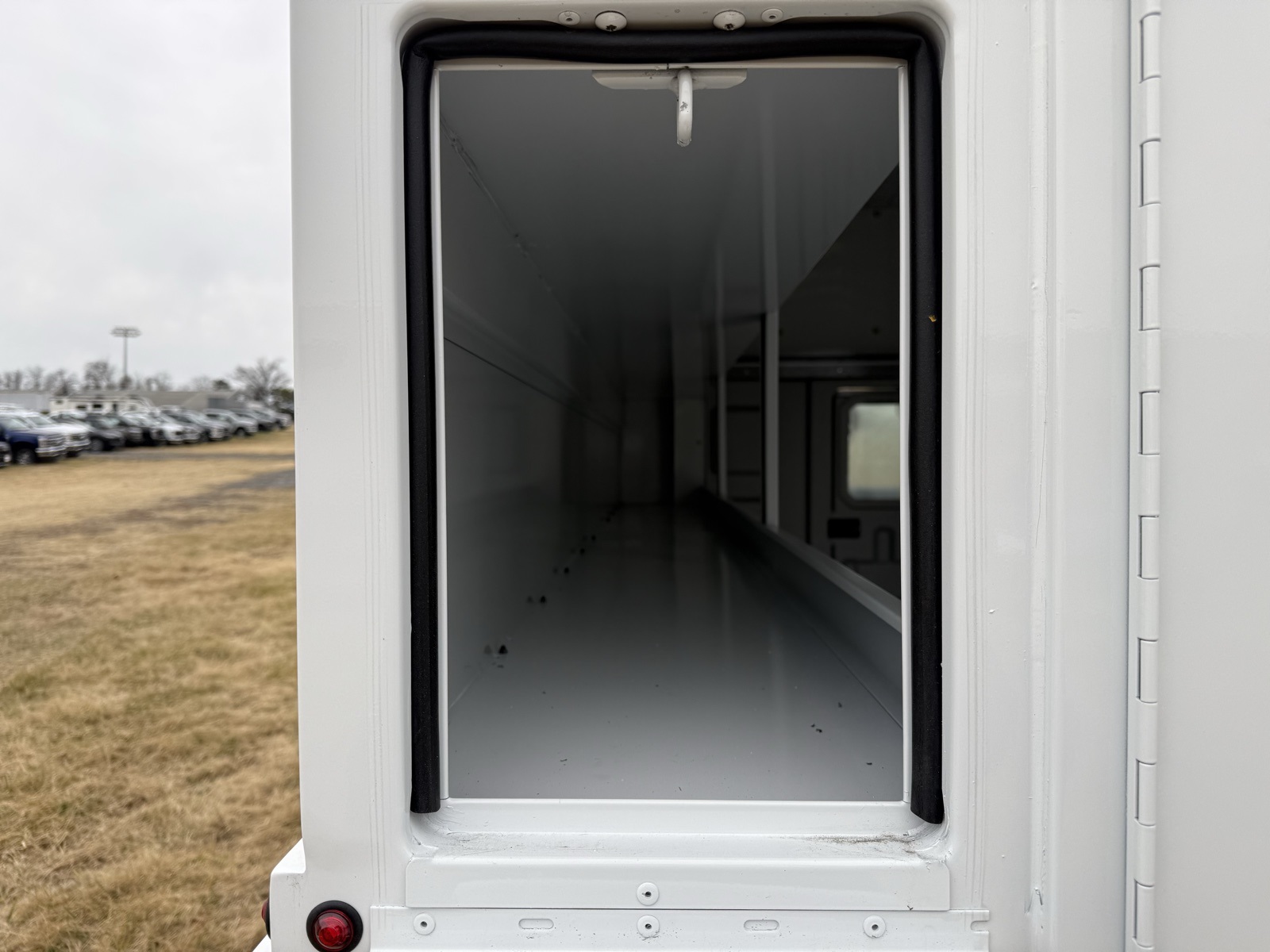 New 2026 Ford E-350 Cutaway - photo 7