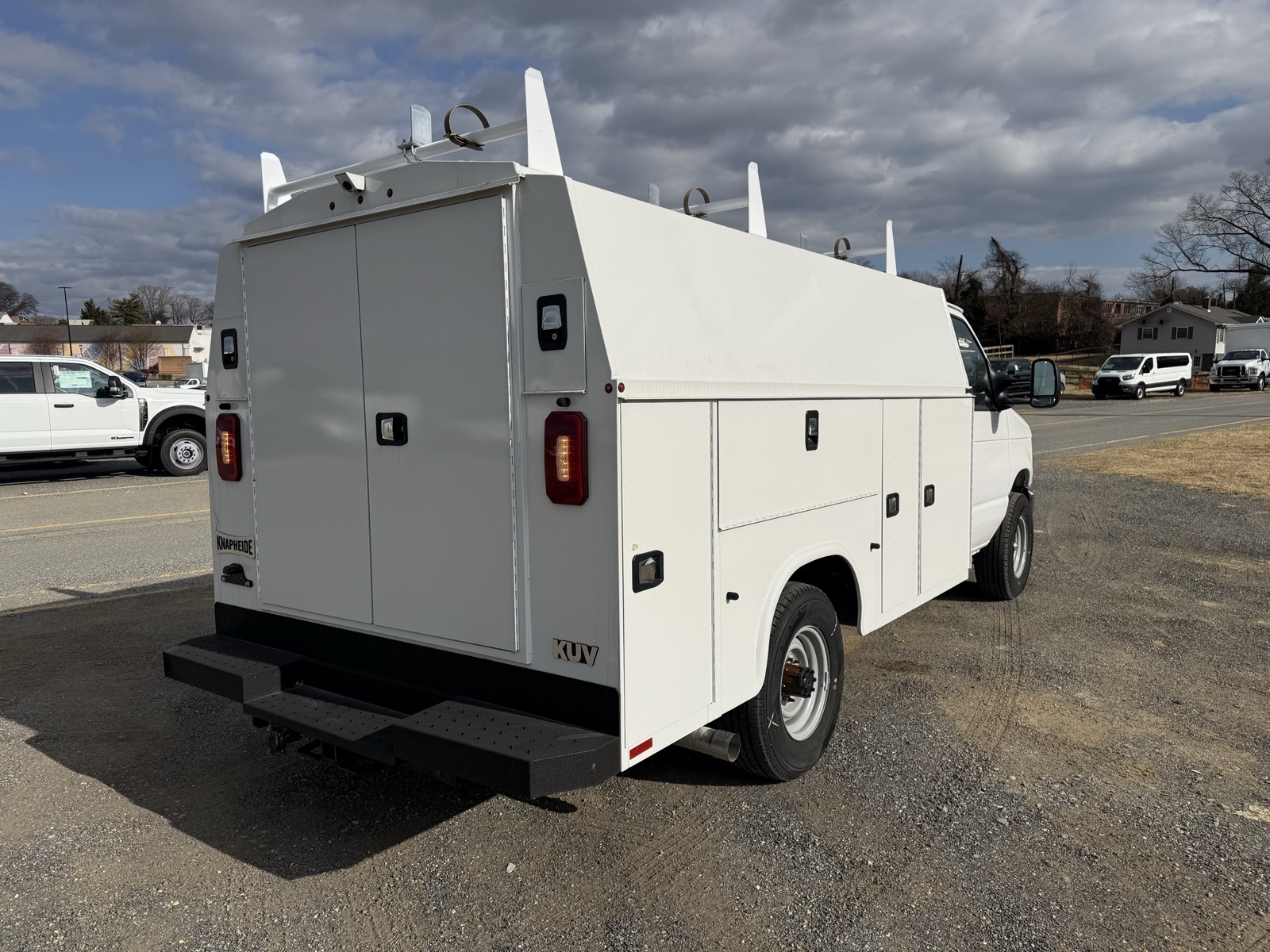 New 2025 Ford E-350 - photo 2