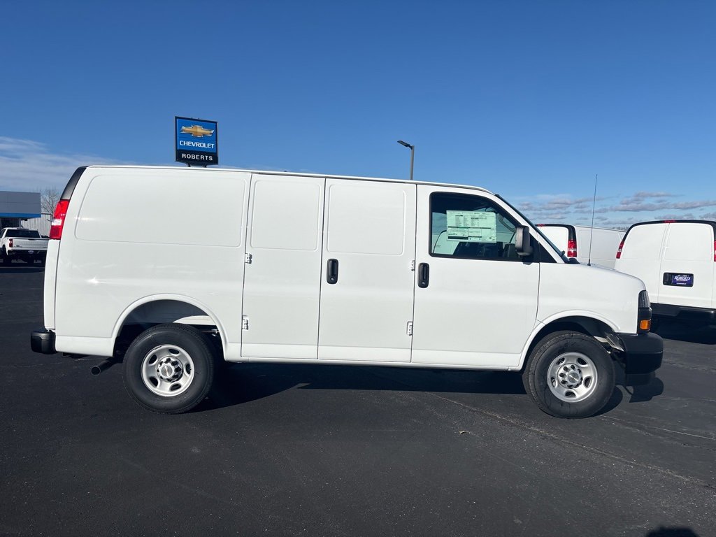 New 2025 Chevrolet Express 2500 - photo 2