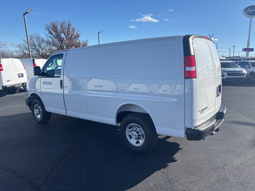 New 2025 Chevrolet Express 2500 Empty Cargo Van - photo 5