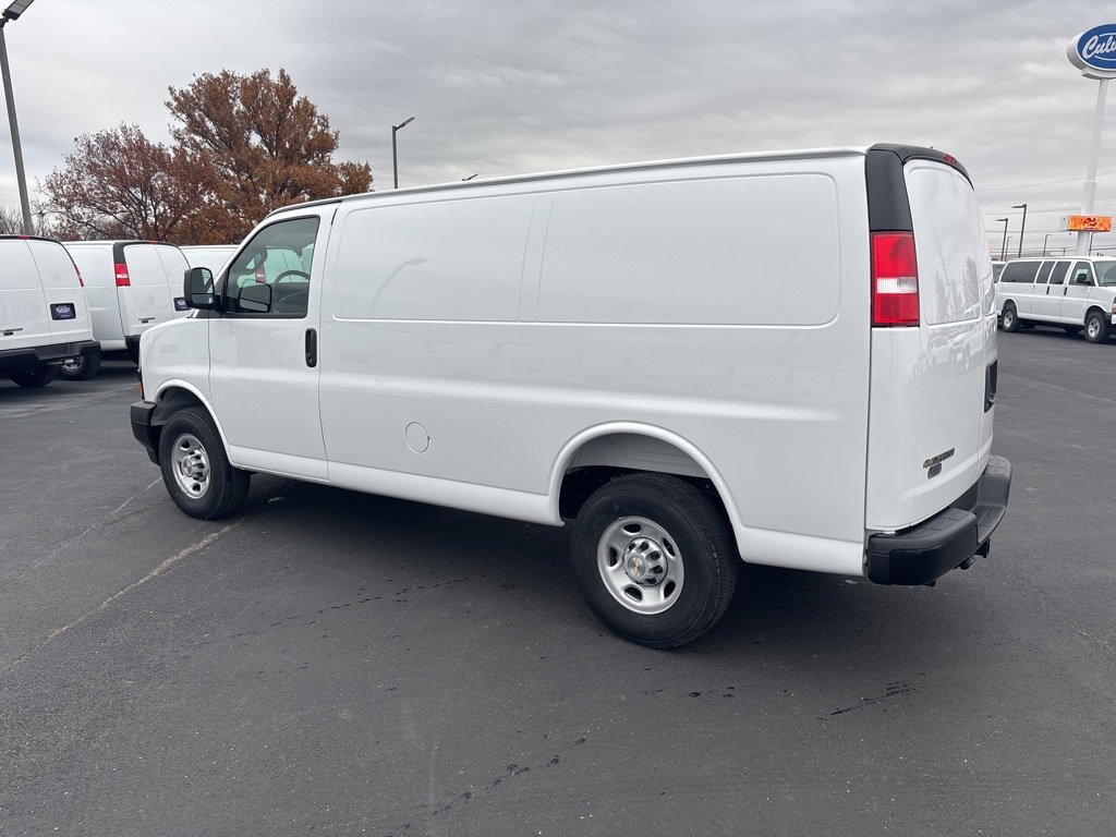 New 2025 Chevrolet Express 2500 Empty Cargo Van - photo 5