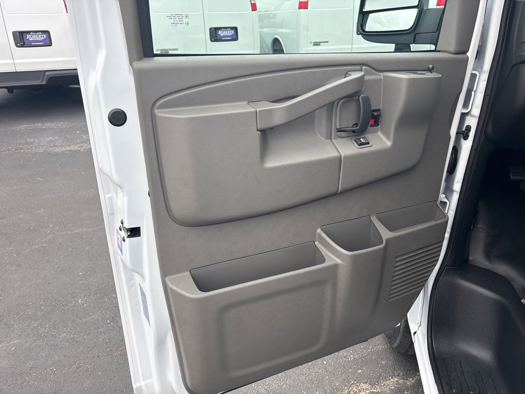 New 2025 Chevrolet Express 2500 Empty Cargo Van - photo 10