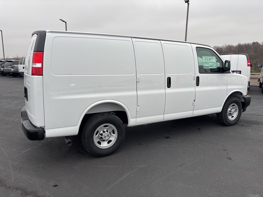 New 2025 Chevrolet Express 2500 Empty Cargo Van - photo 3