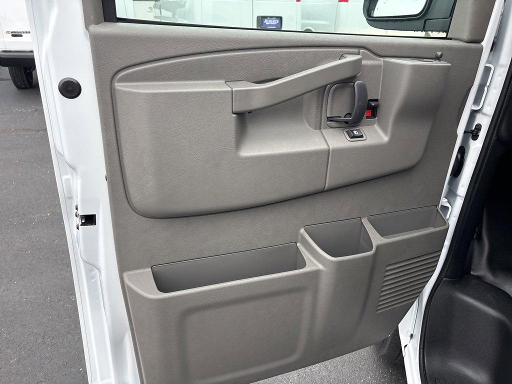 New 2025 Chevrolet Express 2500 Empty Cargo Van - photo 10