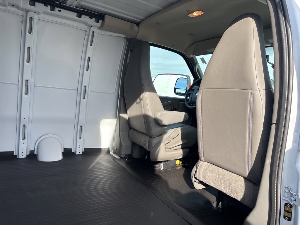 New 2025 Chevrolet Express 2500 Empty Cargo Van - photo 39