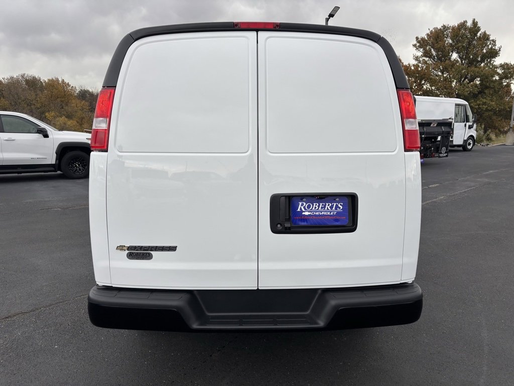 New 2025 Chevrolet Express 2500 Empty Cargo Van - photo 4