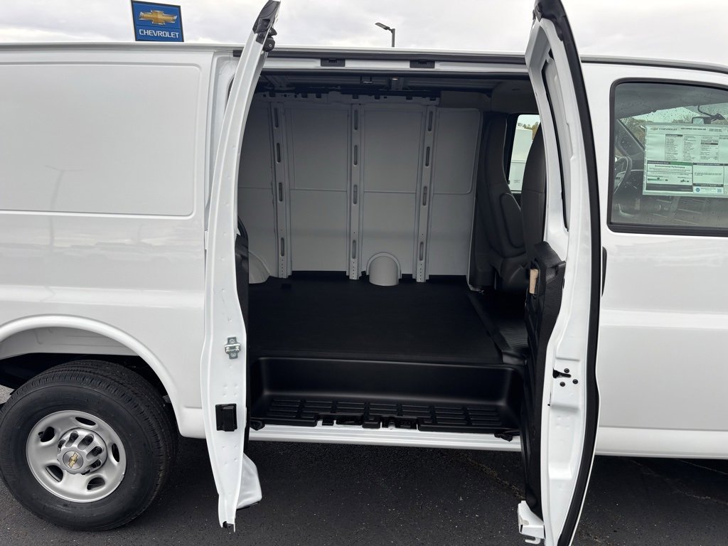 New 2025 Chevrolet Express 2500 Empty Cargo Van - photo 26