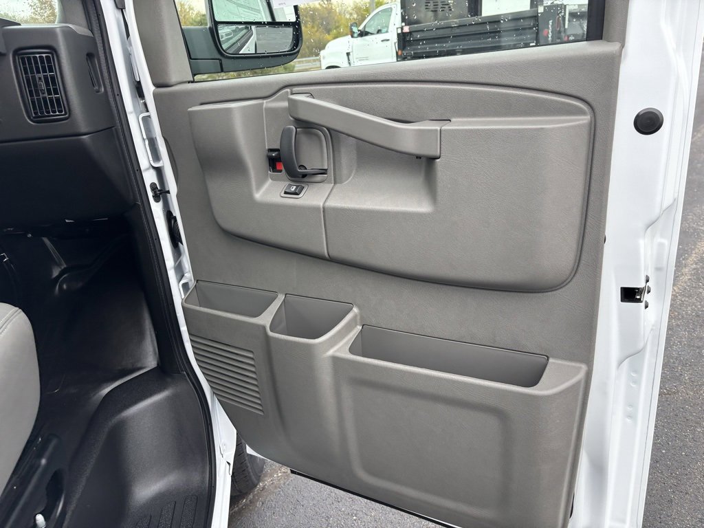 New 2025 Chevrolet Express 2500 Empty Cargo Van - photo 32