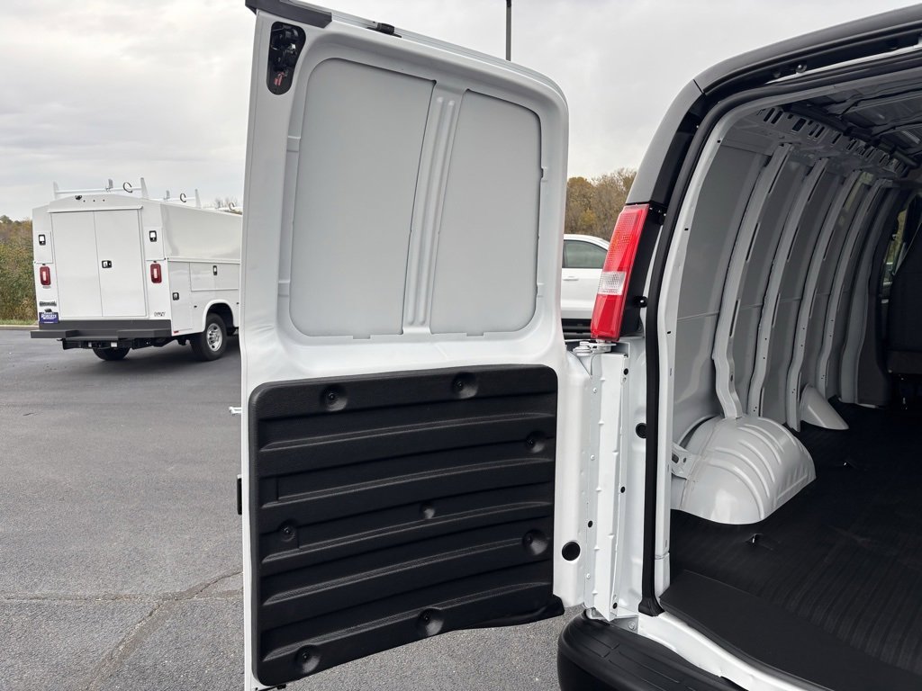 New 2025 Chevrolet Express 2500 Empty Cargo Van - photo 31