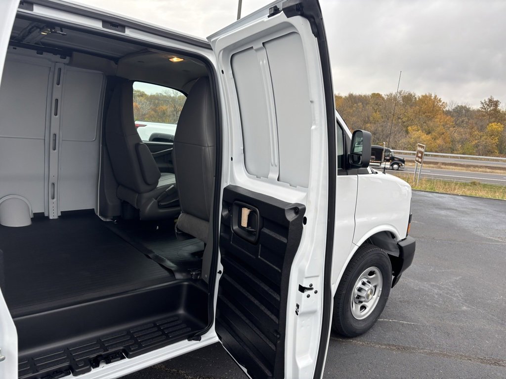 New 2025 Chevrolet Express 2500 Empty Cargo Van - photo 33