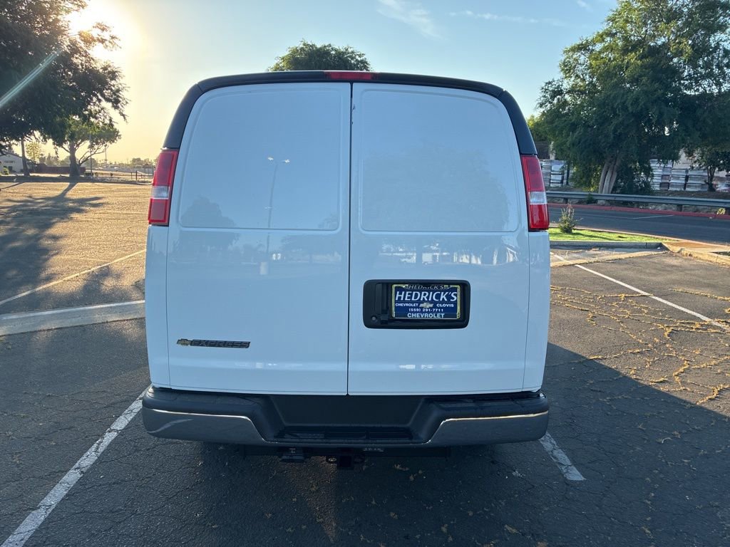 New 2026 Chevrolet Express 2500 Empty Cargo Van - photo 4