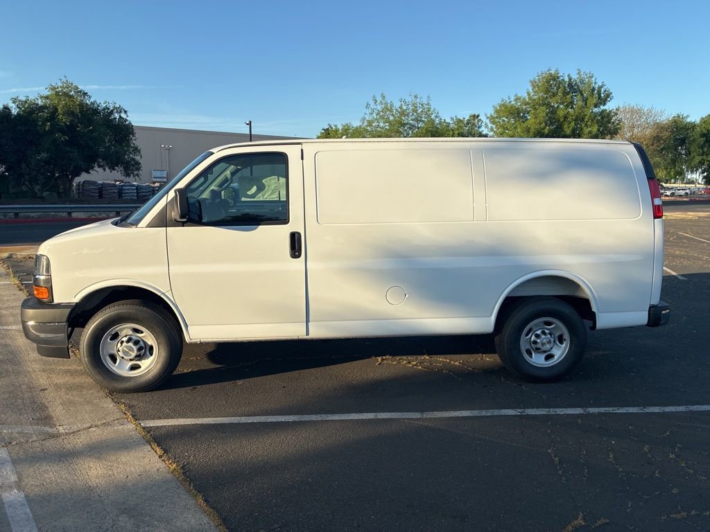 New 2026 Chevrolet Express 2500 Empty Cargo Van - photo 6