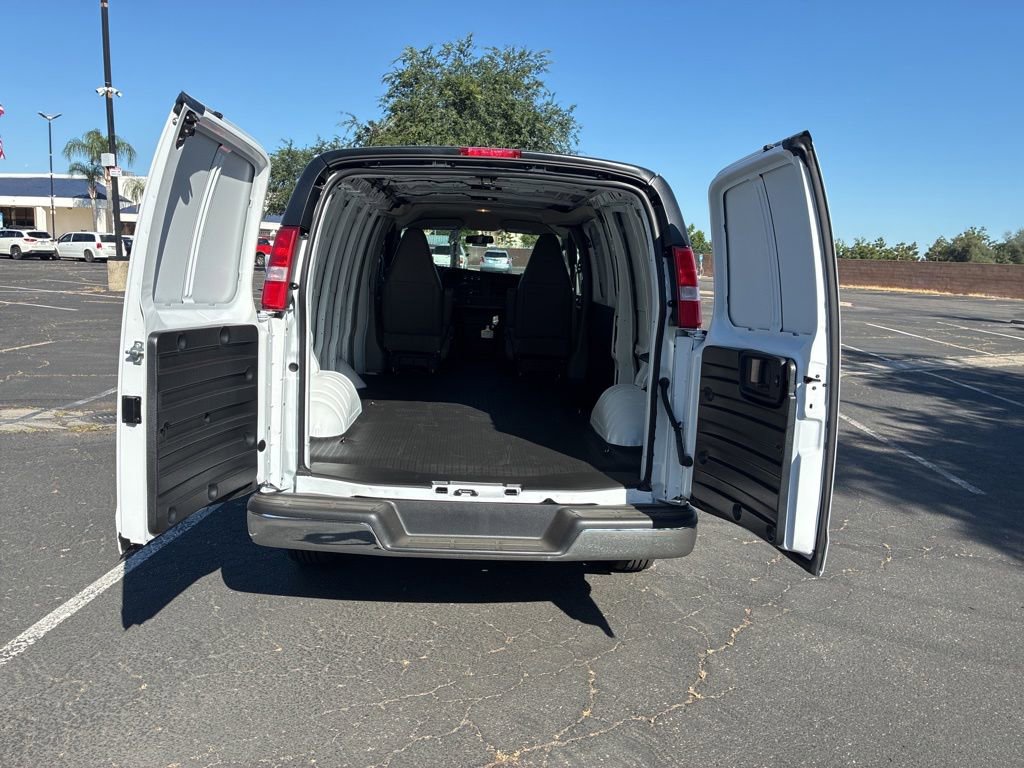 New 2026 Chevrolet Express 2500 Empty Cargo Van - photo 16