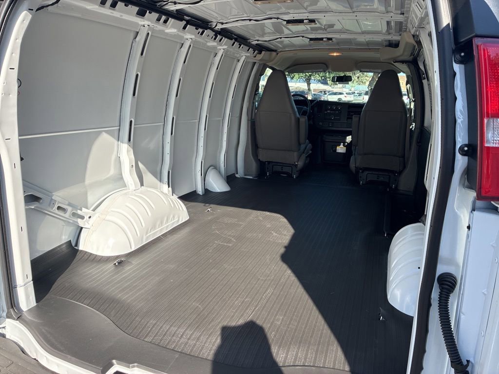 New 2026 Chevrolet Express 2500 Empty Cargo Van - photo 17