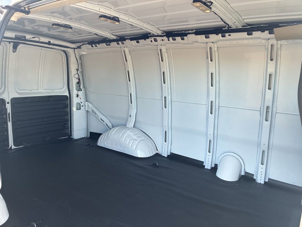 New 2026 Chevrolet Express 2500 Empty Cargo Van - photo 19