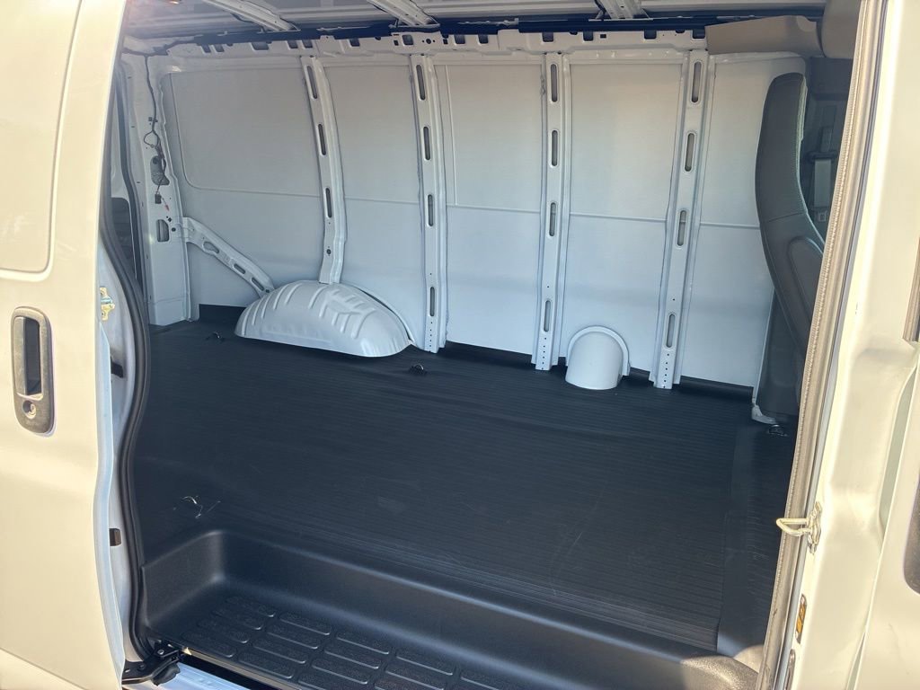 New 2026 Chevrolet Express 2500 Empty Cargo Van - photo 21
