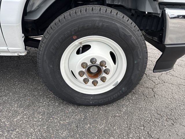 New 2025 Ford E-450 - photo 2