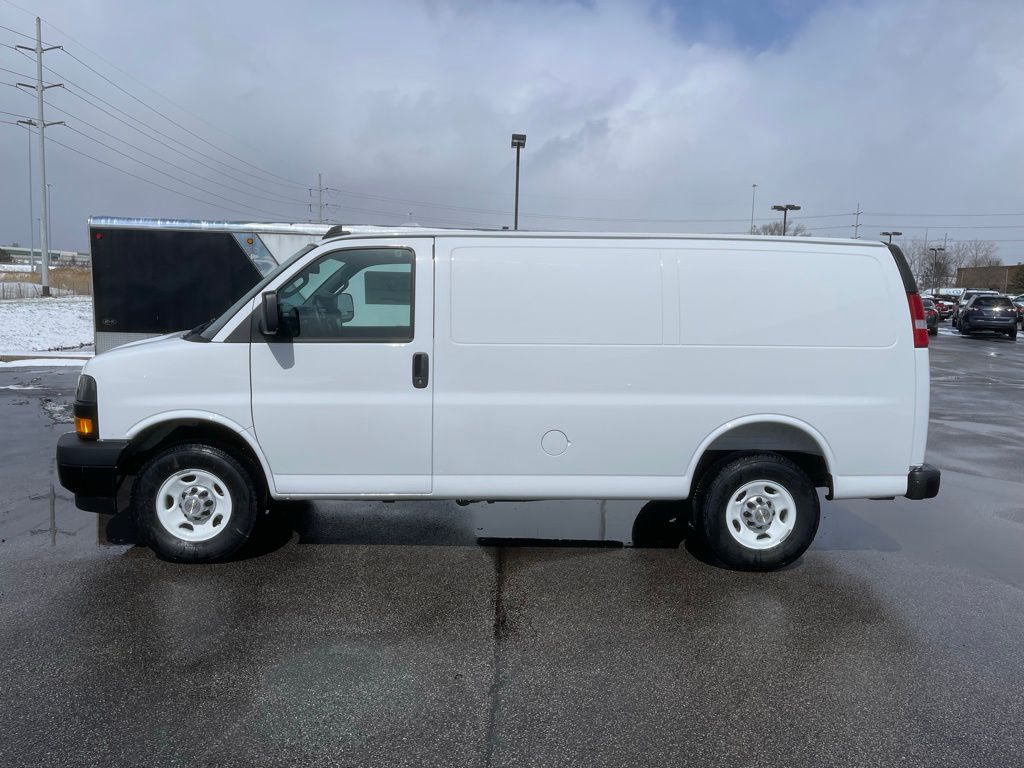 New 2025 Chevrolet Express 2500 Empty Cargo Van - photo 3