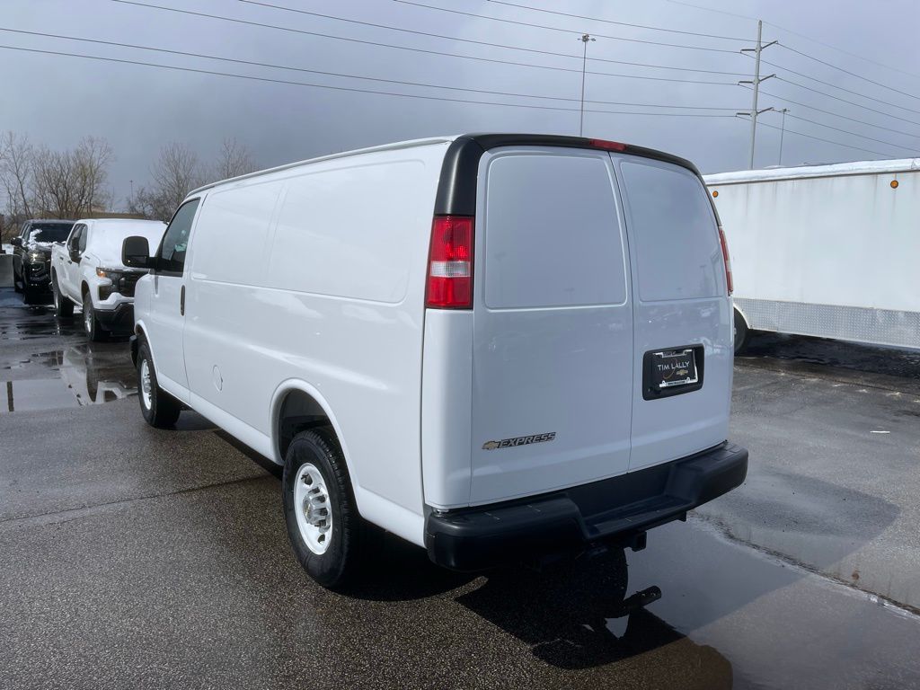New 2025 Chevrolet Express 2500 Empty Cargo Van - photo 4