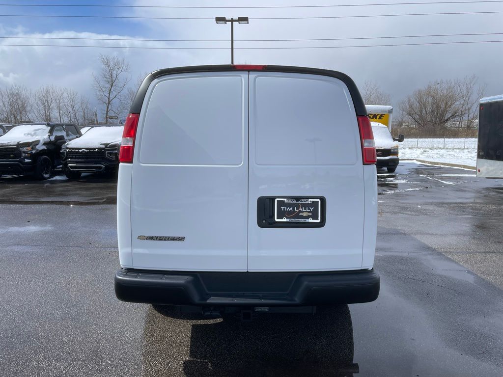 New 2025 Chevrolet Express 2500 Empty Cargo Van - photo 5