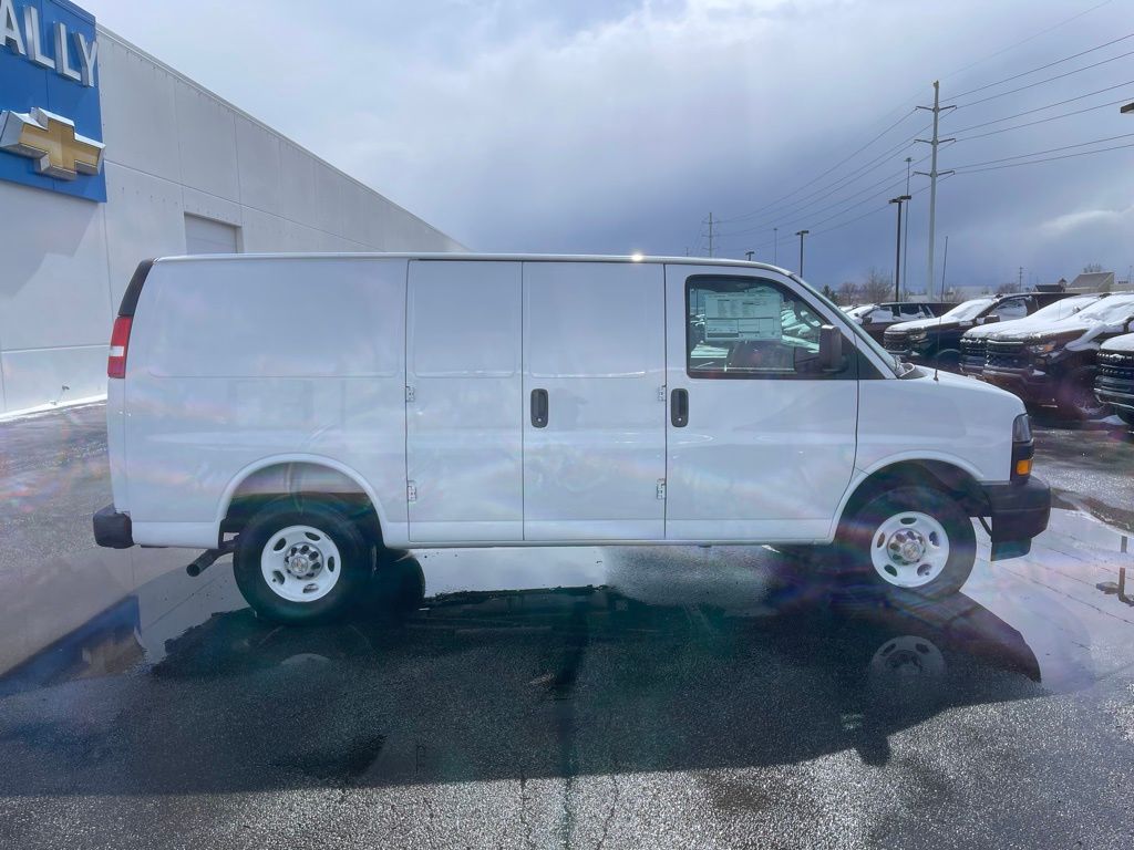 New 2025 Chevrolet Express 2500 Empty Cargo Van - photo 7