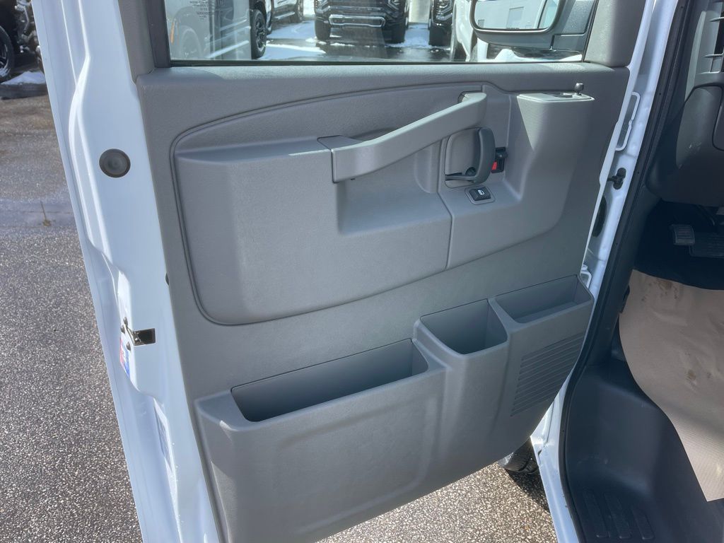 New 2025 Chevrolet Express 2500 Empty Cargo Van - photo 8