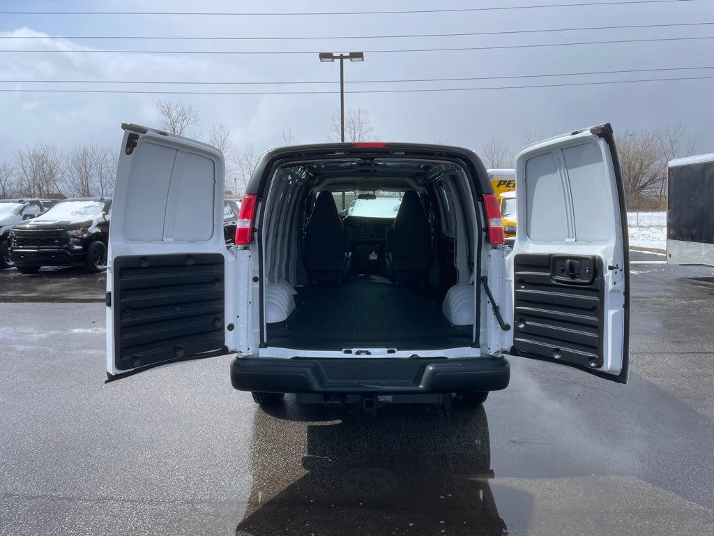 New 2025 Chevrolet Express 2500 Empty Cargo Van - photo 18