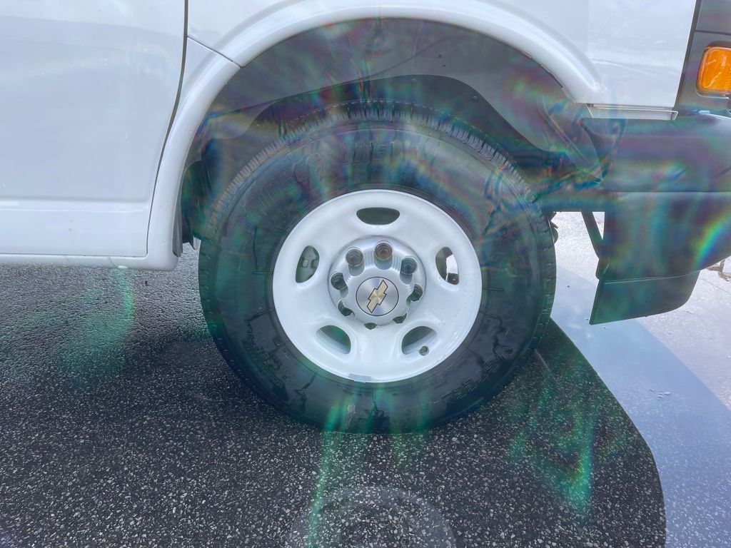 New 2025 Chevrolet Express 2500 Empty Cargo Van - photo 19