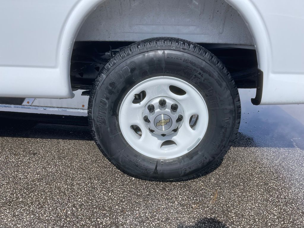 New 2025 Chevrolet Express 2500 Empty Cargo Van - photo 21