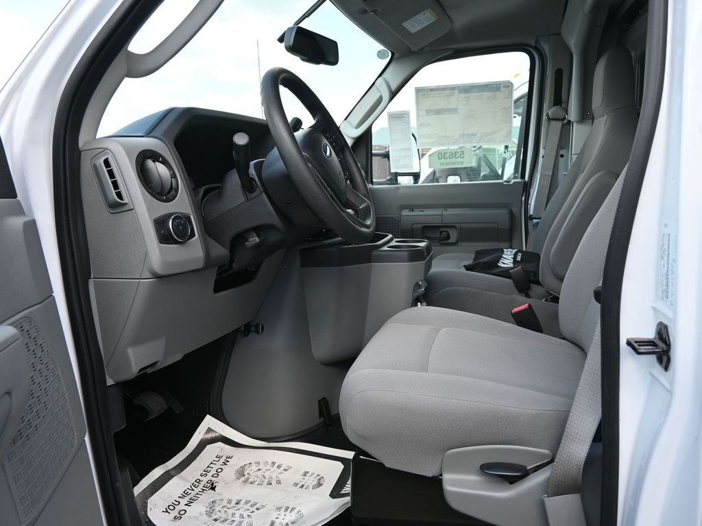 New 2025 Ford E-350 - photo 2